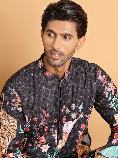 Men’s Black Floral Embroidered Kurta with Pyjamas – Elegant Ethnic Wear