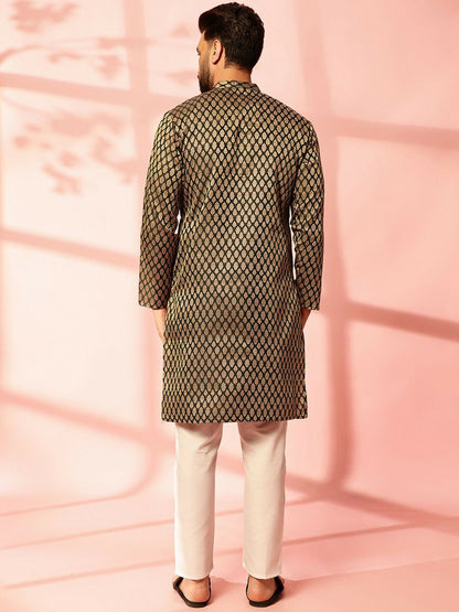 Men’s Green Woven Kurta with Pyjamas – Subtle Festive Charm