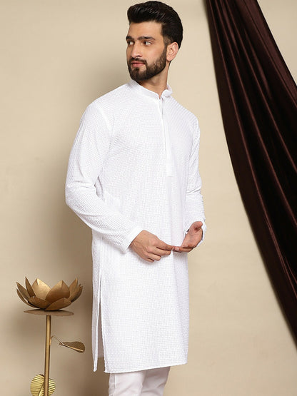 Men’s White Geometric Embroidered Mandarin Collar Kurta – Pure Cotton, Straight Fit, Above Knee | Indiaista