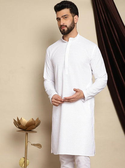 Men’s White Geometric Embroidered Mandarin Collar Kurta – Pure Cotton, Straight Fit, Above Knee | Indiaista