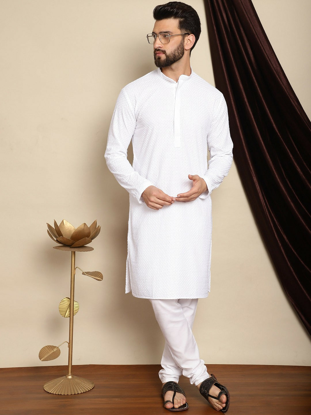 Men’s White Geometric Embroidered Mandarin Collar Kurta – Pure Cotton, Straight Fit, Above Knee | Indiaista