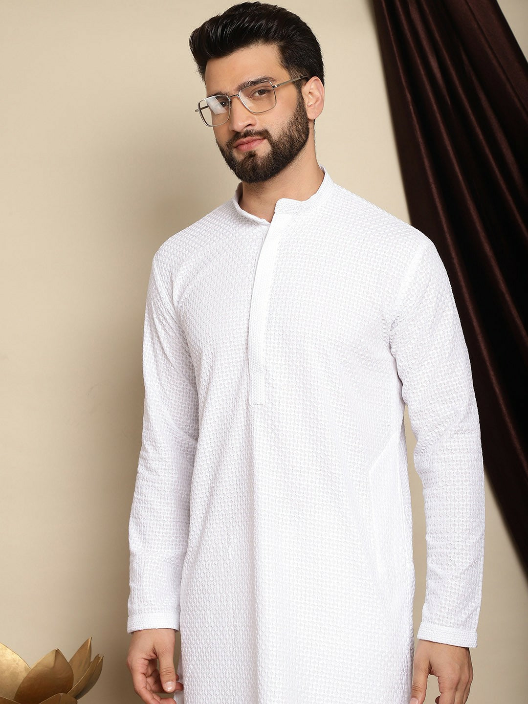 Men’s White Geometric Embroidered Mandarin Collar Kurta – Pure Cotton, Straight Fit, Above Knee | Indiaista