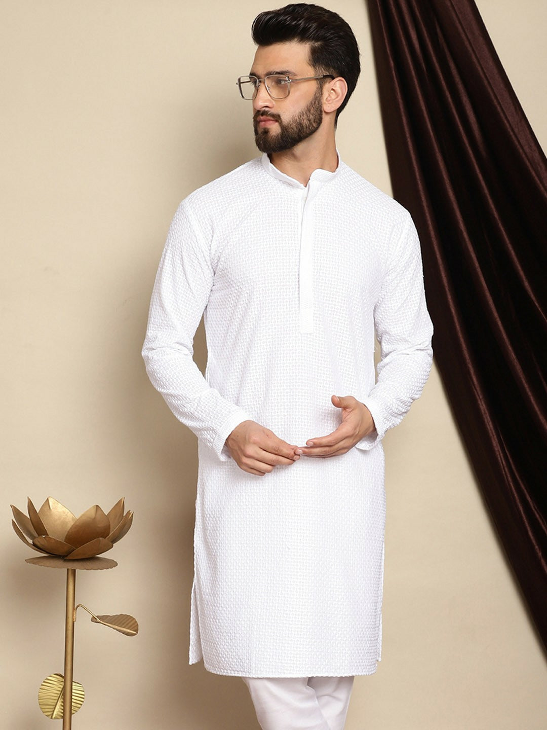 Men’s White Geometric Embroidered Mandarin Collar Kurta – Pure Cotton, Straight Fit, Above Knee | Indiaista