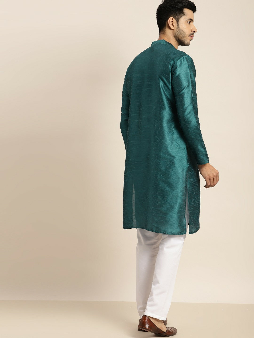 Men’s Green Solid Kurta – Mandarin Collar, Knee-Length, Regular Silk Fabric | Indiaista