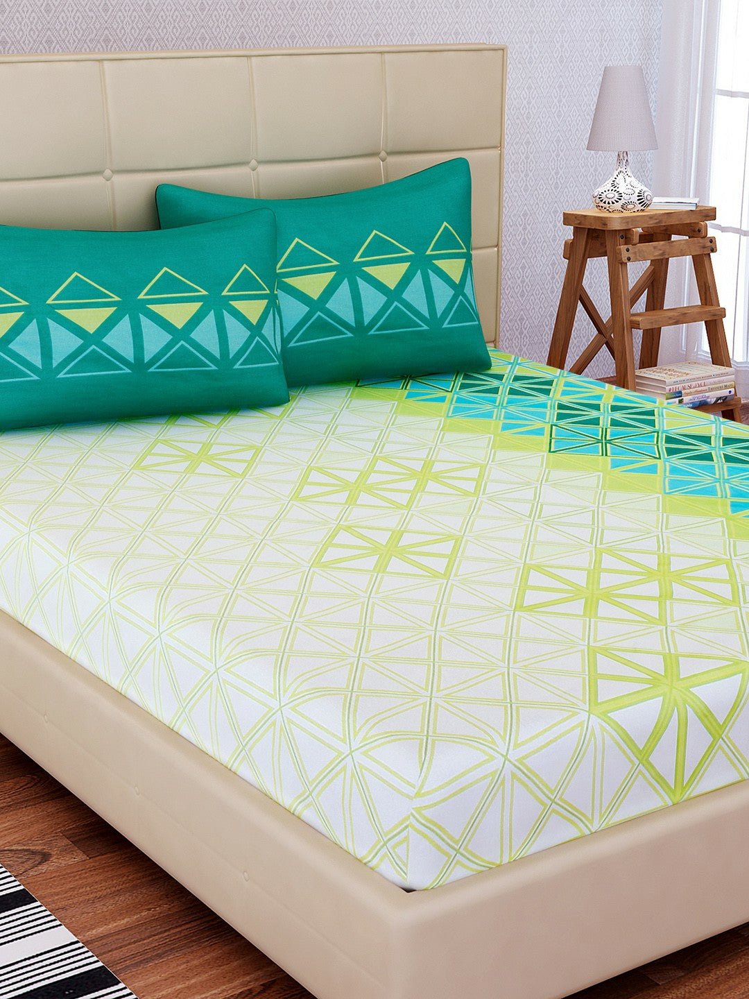 Off-White & Sea Green Geometric King-Size Bedsheet Set – 100% Cotton, Soft & Breathable (144 TC)