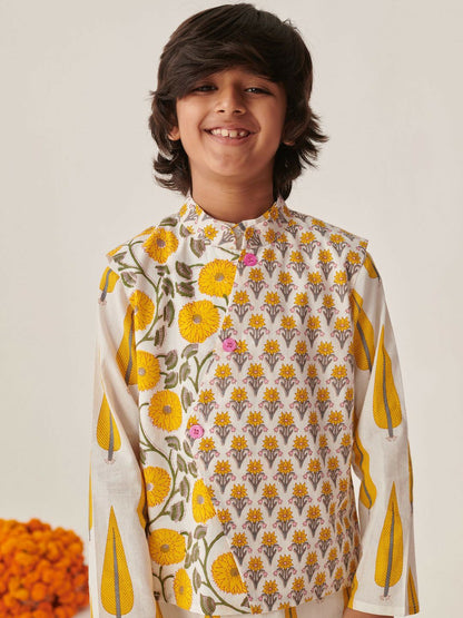 Boys Ethnic Motifs Printed Kurta with Trousers – Festive & Wedding Wear Outfit