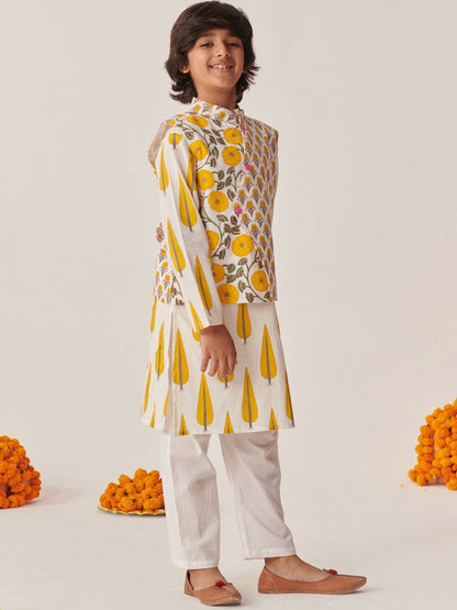 Boys Ethnic Motifs Printed Kurta with Trousers – Festive & Wedding Wear Outfit