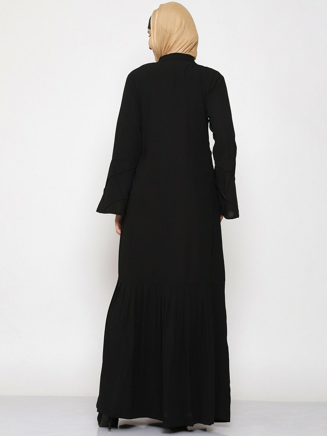 Elegant Patterned Abaya Burqa – Modest Islamic Wear with Bell Sleeves & Pleated Design