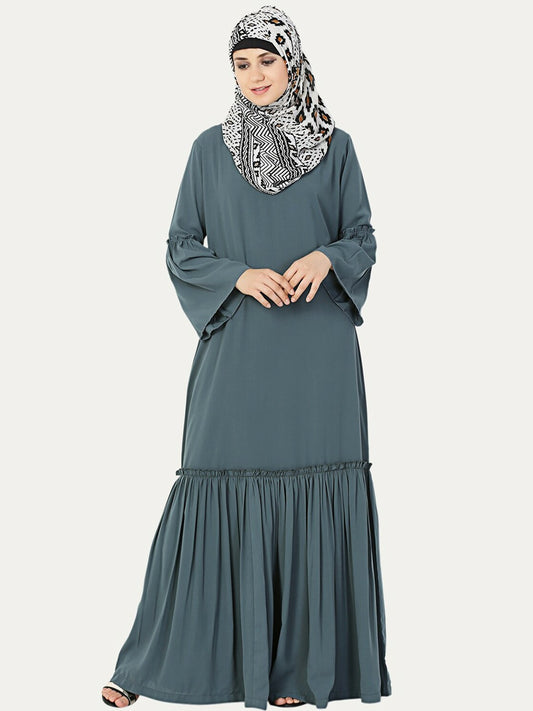 Elegant Grey Solid Abaya with Pleated Detail – Modest Islamic Wear for Women