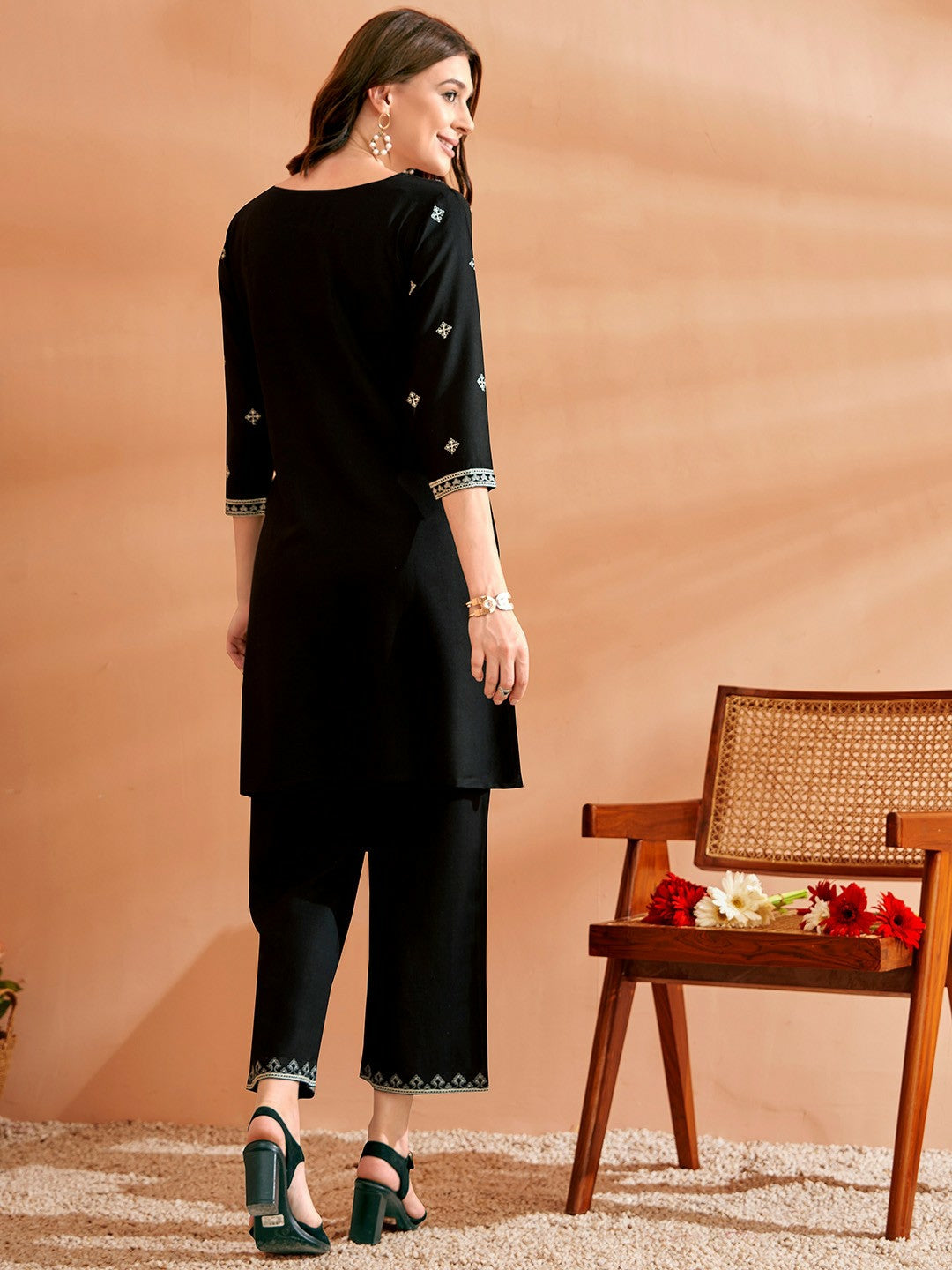 Women's Black Embroidered Co-ord Set – Tunic & Trousers | Ethnic Wear at Indiaista