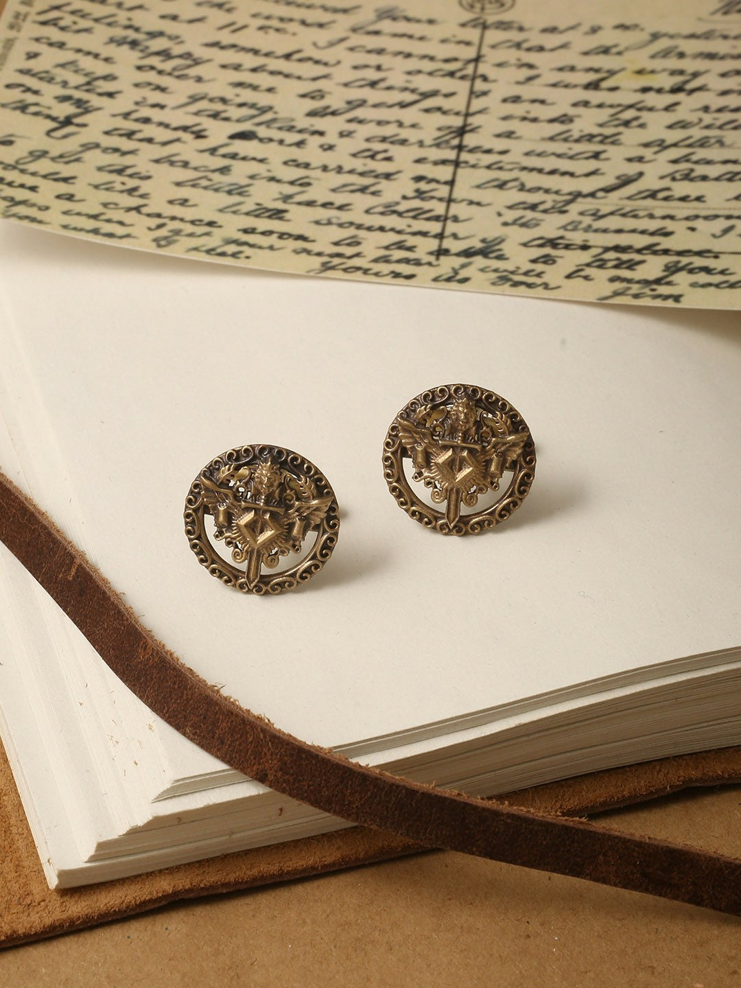 Antique Gold-Toned Knight Lion Shield Cufflinks – Luxury Men’s Accessories