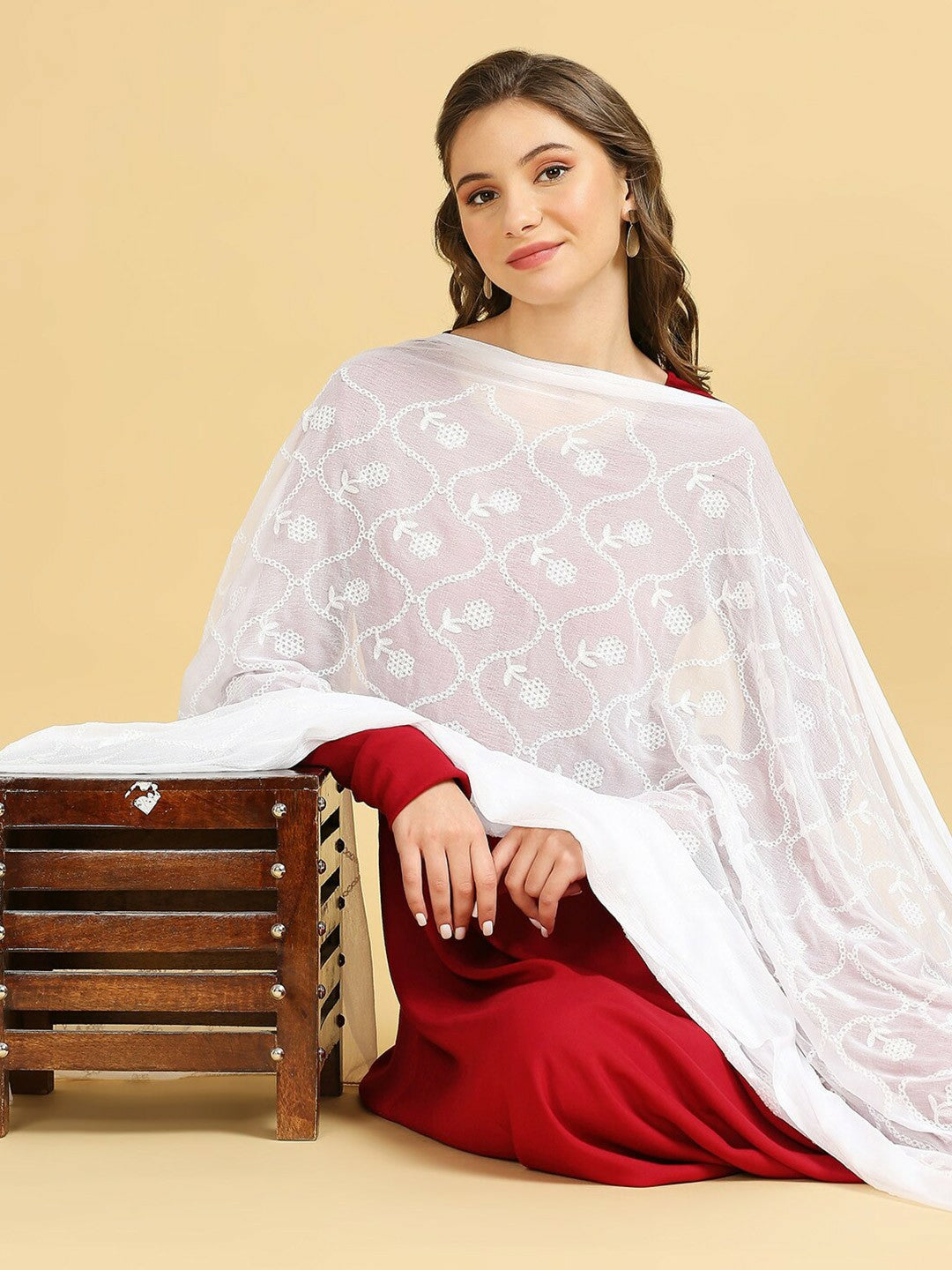 White Floral Embroidered Dupatta – Elegant Thread Work with Solid Border