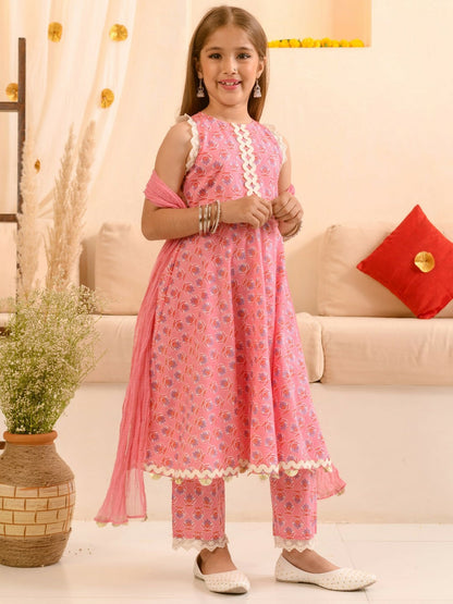 Buy Pink Floral Printed Girls Kurta Set with Trousers & Dupatta | Indiaista