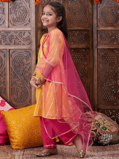 Girls' Yellow & Pink Embroidered Anarkali Kurta Set – Chanderi Cotton | Indiaista