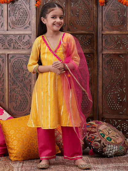 Girls' Yellow & Pink Embroidered Anarkali Kurta Set – Chanderi Cotton | Indiaista