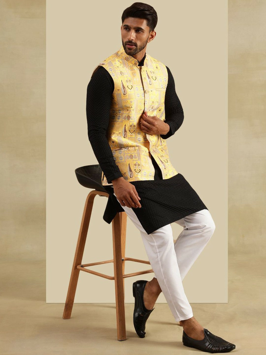 Men’s Geometric Brocade Design Nehru Jacket – Traditional Elegance