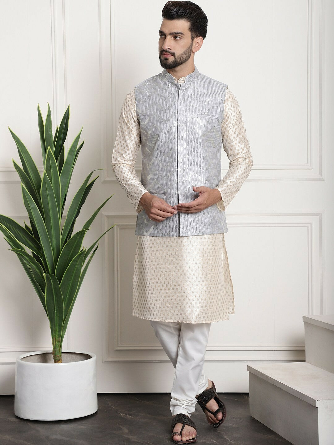 Men’s Chevron Embellished Mandarin Collar Nehru Jacket – Festive Sophistication