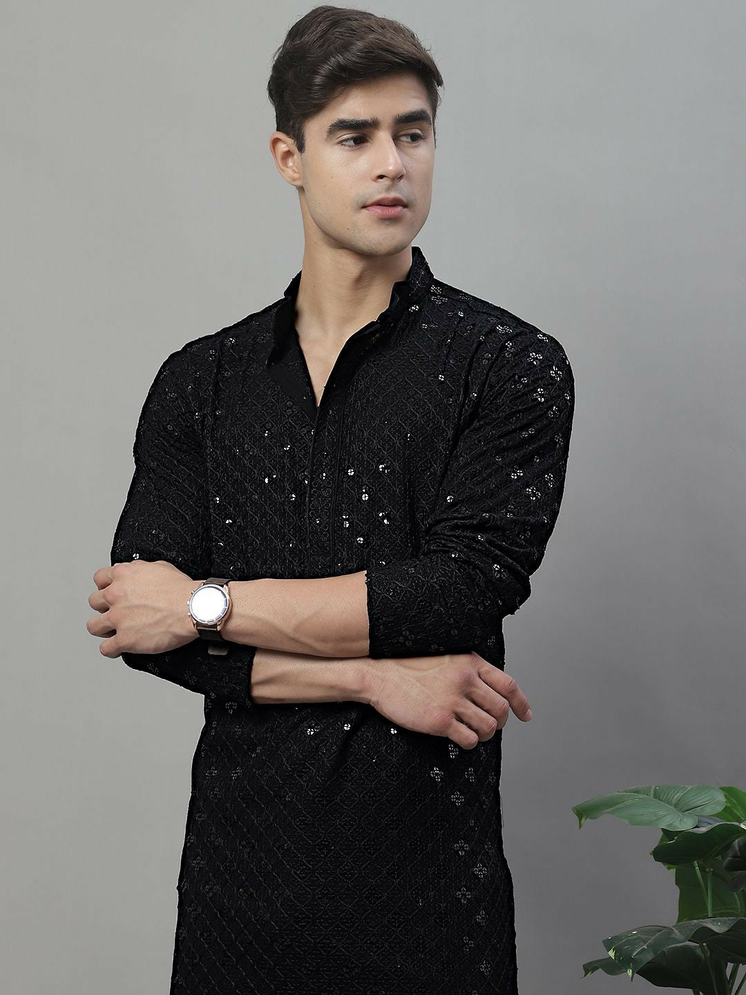 Indiaista Men’s Black Geometric Embroidered Sequinned Kurta – 100% Cotton