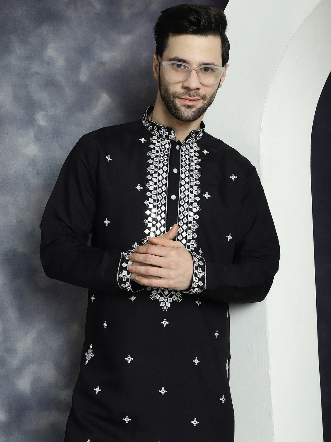 Men’s Black Floral Embroidered Kurta with Thread Work – Cotton Silk | indiaista