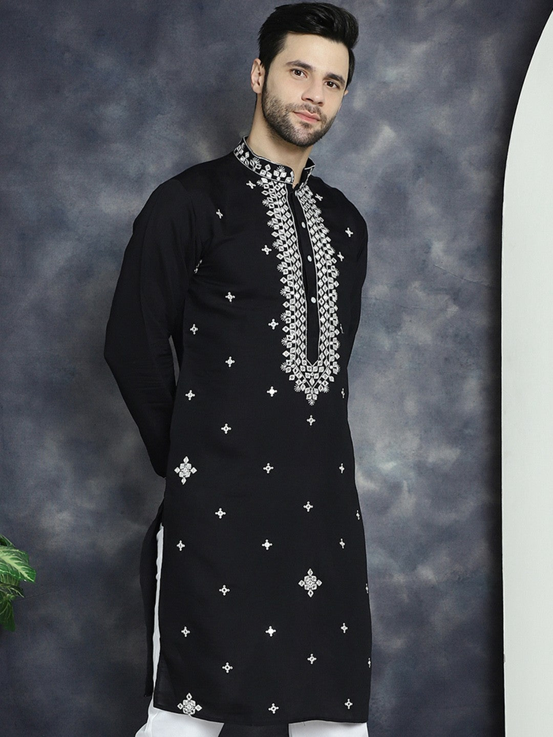 Men’s Black Floral Embroidered Kurta with Thread Work – Cotton Silk | indiaista