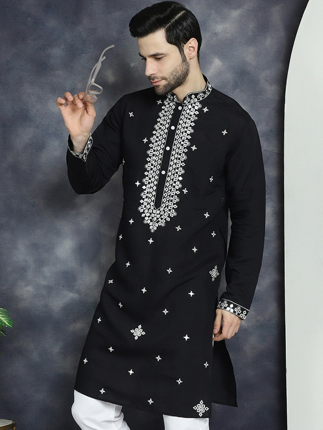 Men’s Black Floral Embroidered Kurta with Thread Work – Cotton Silk | indiaista