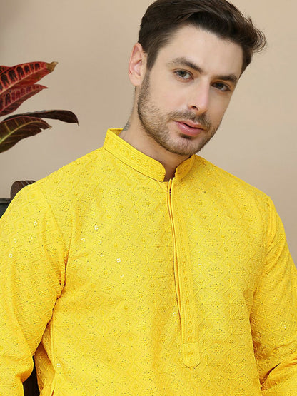 Men’s Geometric Embroidered Sequinned Kurta – Mandarin Collar