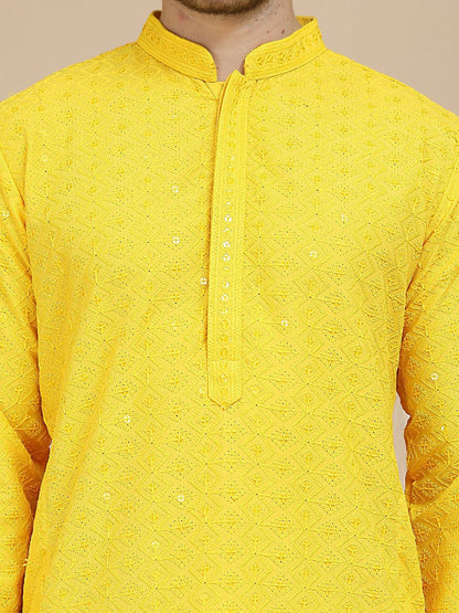 Men’s Geometric Embroidered Sequinned Kurta – Mandarin Collar