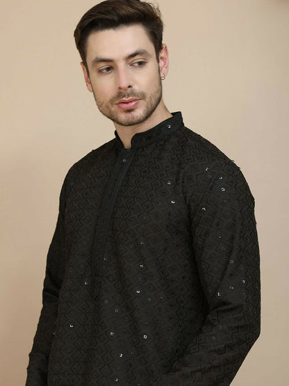 Men’s Black Geometric Embroidered Kurta – Sequinned with Mandarin Collar