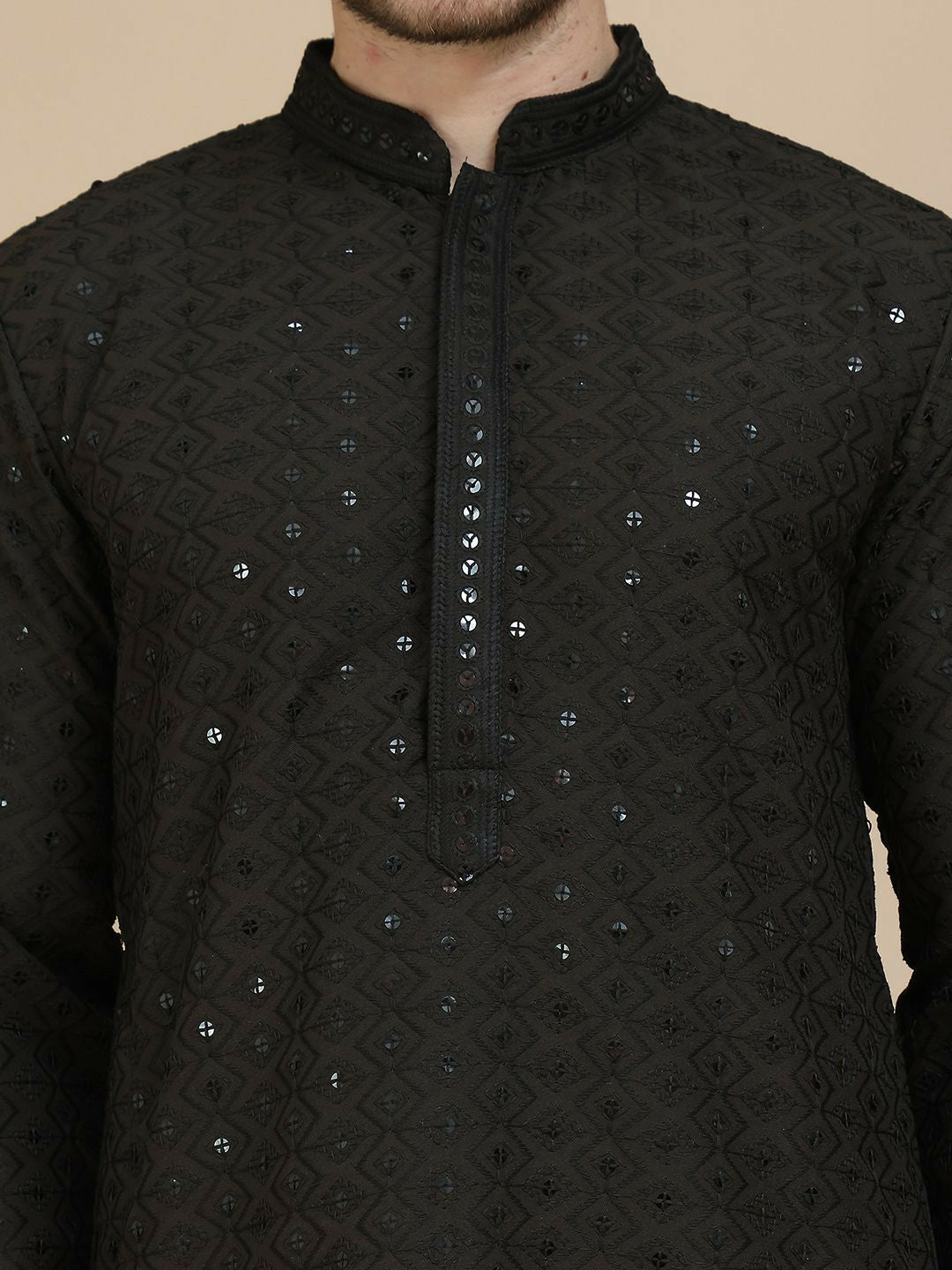 Men’s Black Geometric Embroidered Kurta – Sequinned with Mandarin Collar