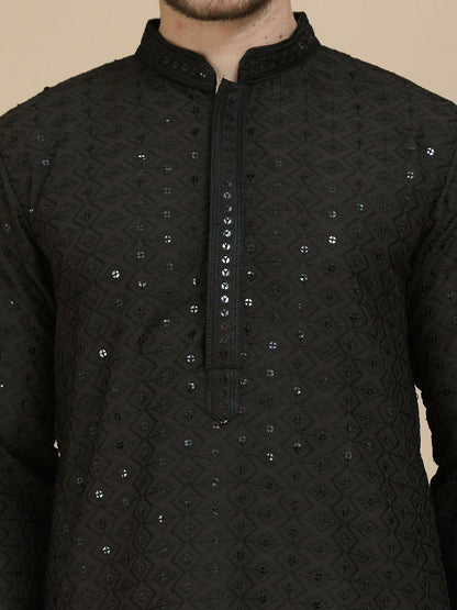 Men’s Black Geometric Embroidered Kurta – Sequinned with Mandarin Collar