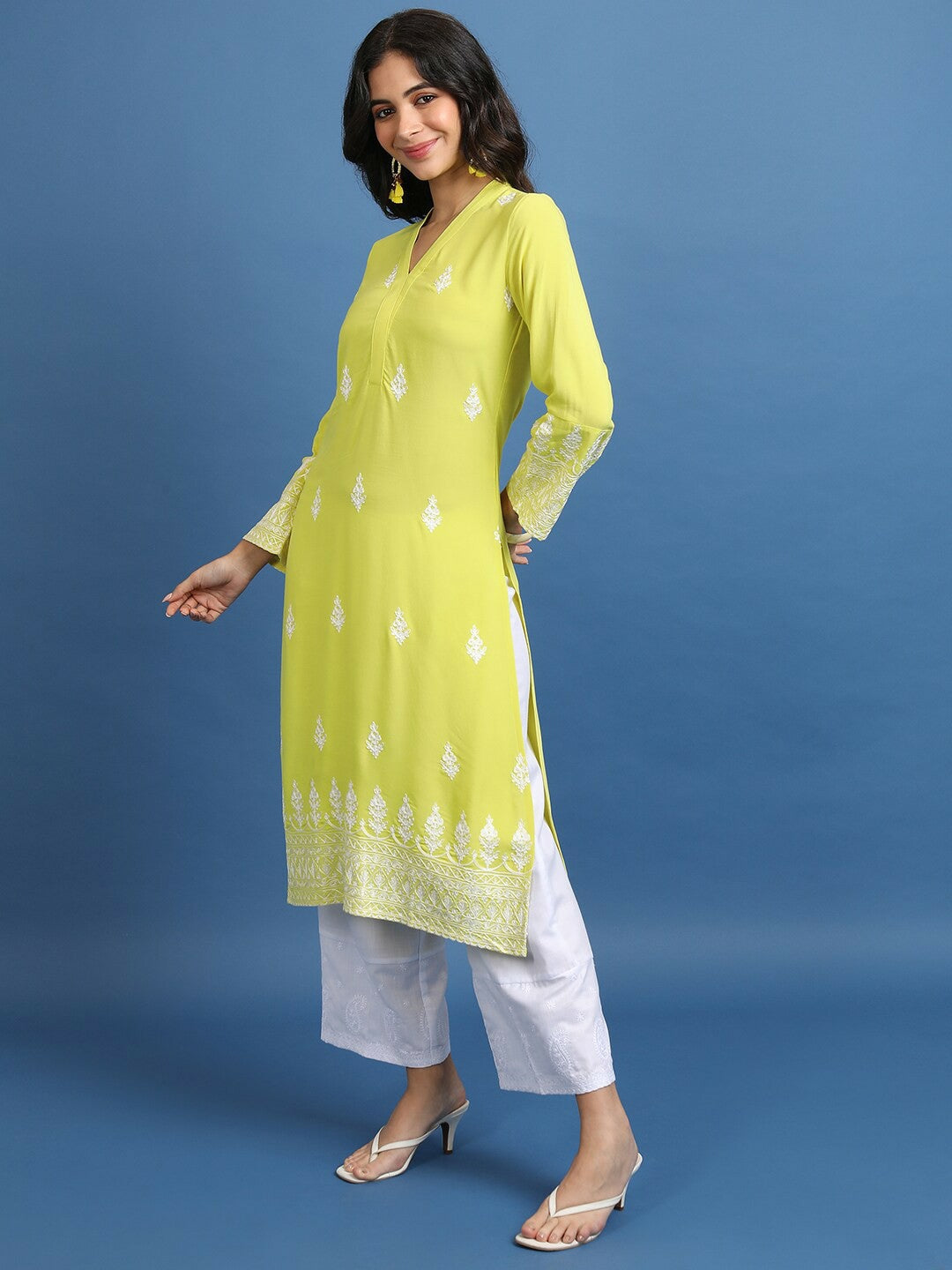 Elegant Yellow & White Ethnic Motif Printed Women's Kurta with Mandarin Collar | Indiaista