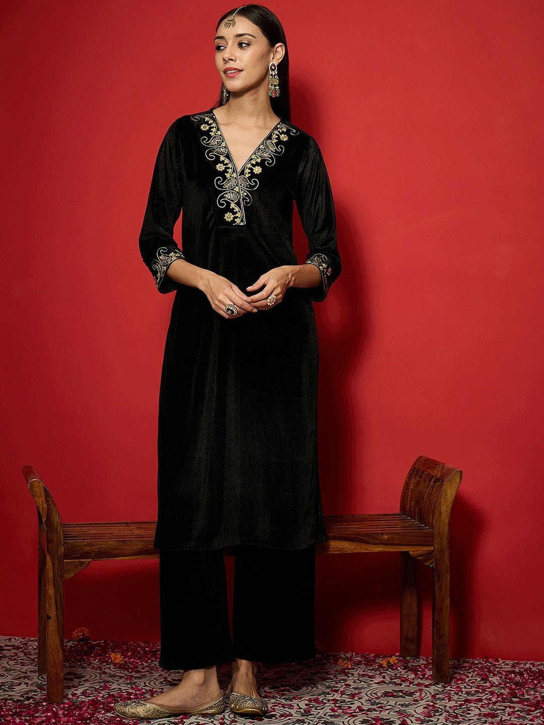 Women’s Embroidered Velvet Kurta – Bollywood Eid Indian Pakistani Ethnic Wear | Indiaista