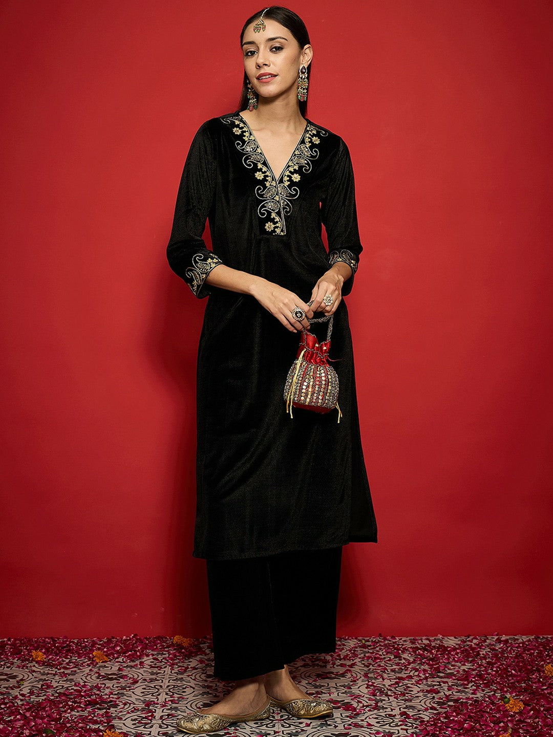 Women’s Embroidered Velvet Kurta – Bollywood Eid Indian Pakistani Ethnic Wear | Indiaista