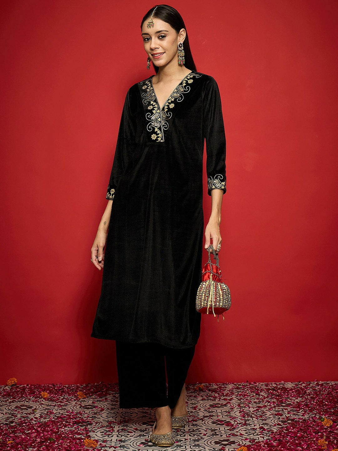 Women’s Embroidered Velvet Kurta – Bollywood Eid Indian Pakistani Ethnic Wear | Indiaista