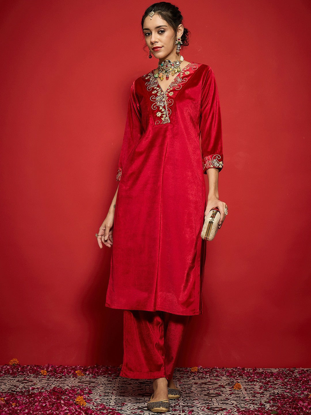 Red Embroidered Velvet Kurta for Women – Bollywood Eid Indian Pakistani Ethnic Wear | Indiaista