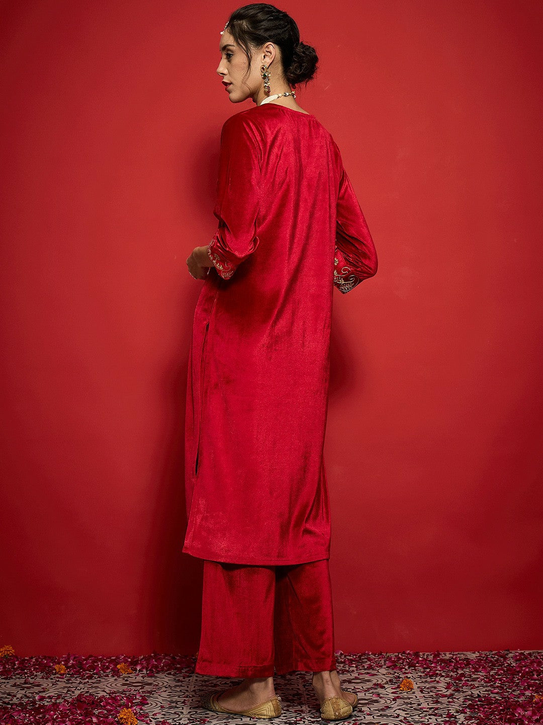 Red Embroidered Velvet Kurta for Women – Bollywood Eid Indian Pakistani Ethnic Wear | Indiaista