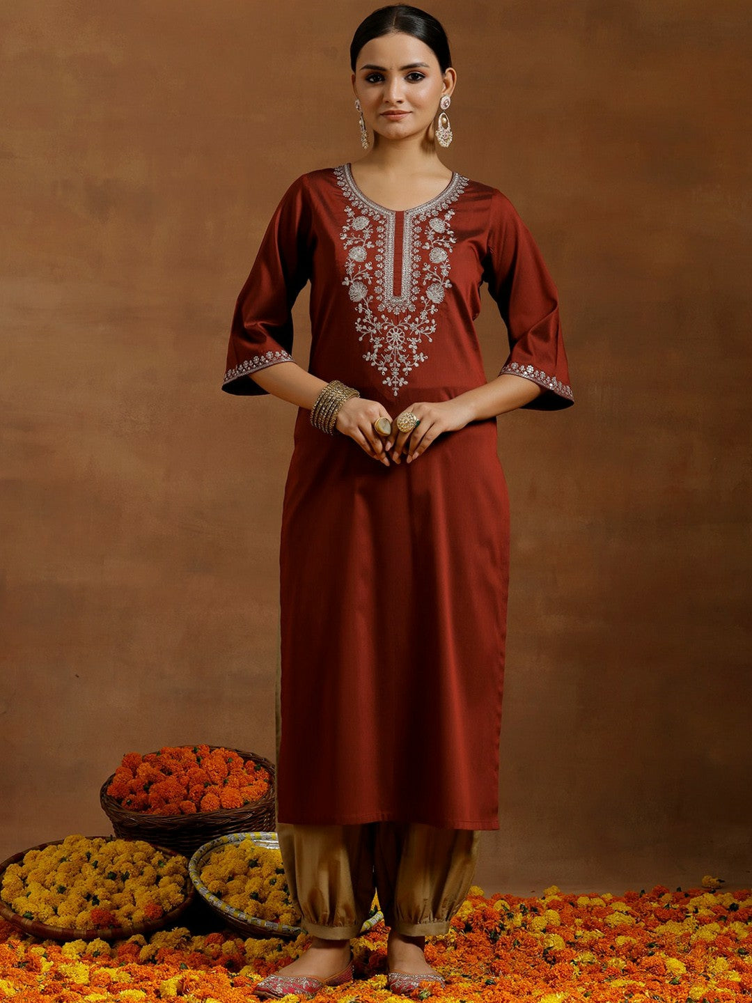 Maroon Ethnic Motifs Embroidered Kurta with Flared Sleeves & Thread Work – Indiaista