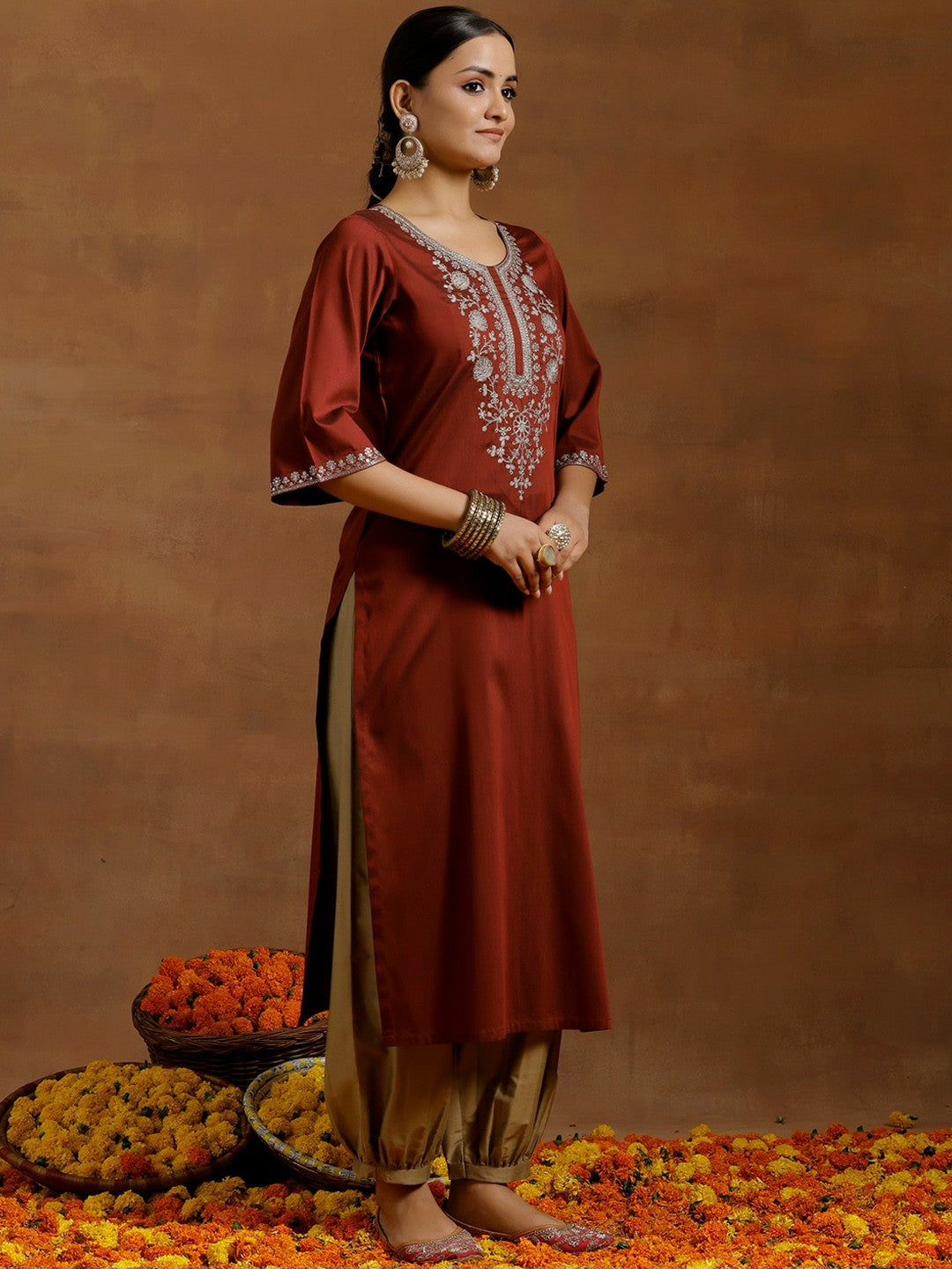 Maroon Ethnic Motifs Embroidered Kurta with Flared Sleeves & Thread Work – Indiaista