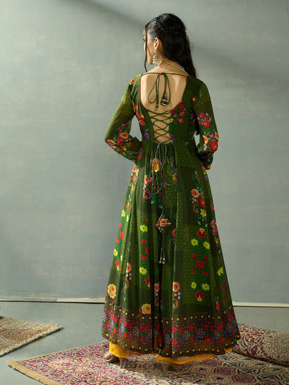 Elegant Green Floral Embroidered Anarkali Kurta for Women – Sweetheart Neck & Long Sleeves | IndiaIsta