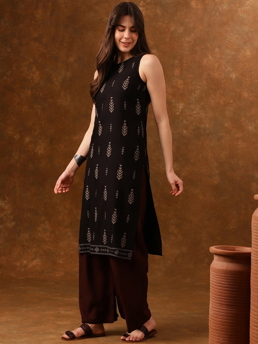 Buy Black & Beige Ethnic Motifs Printed Sleeveless Straight Kurta | Indiaista