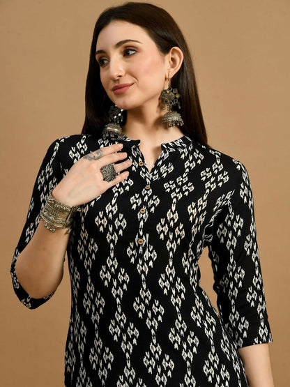 Black and White Geometric Printed Straight Kurta with Mandarin Collar | Indiaista