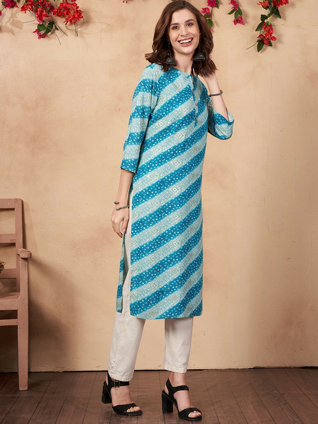 Buy Blue & White Bandhani Printed Straight Kurta for Women | IndiaIsta