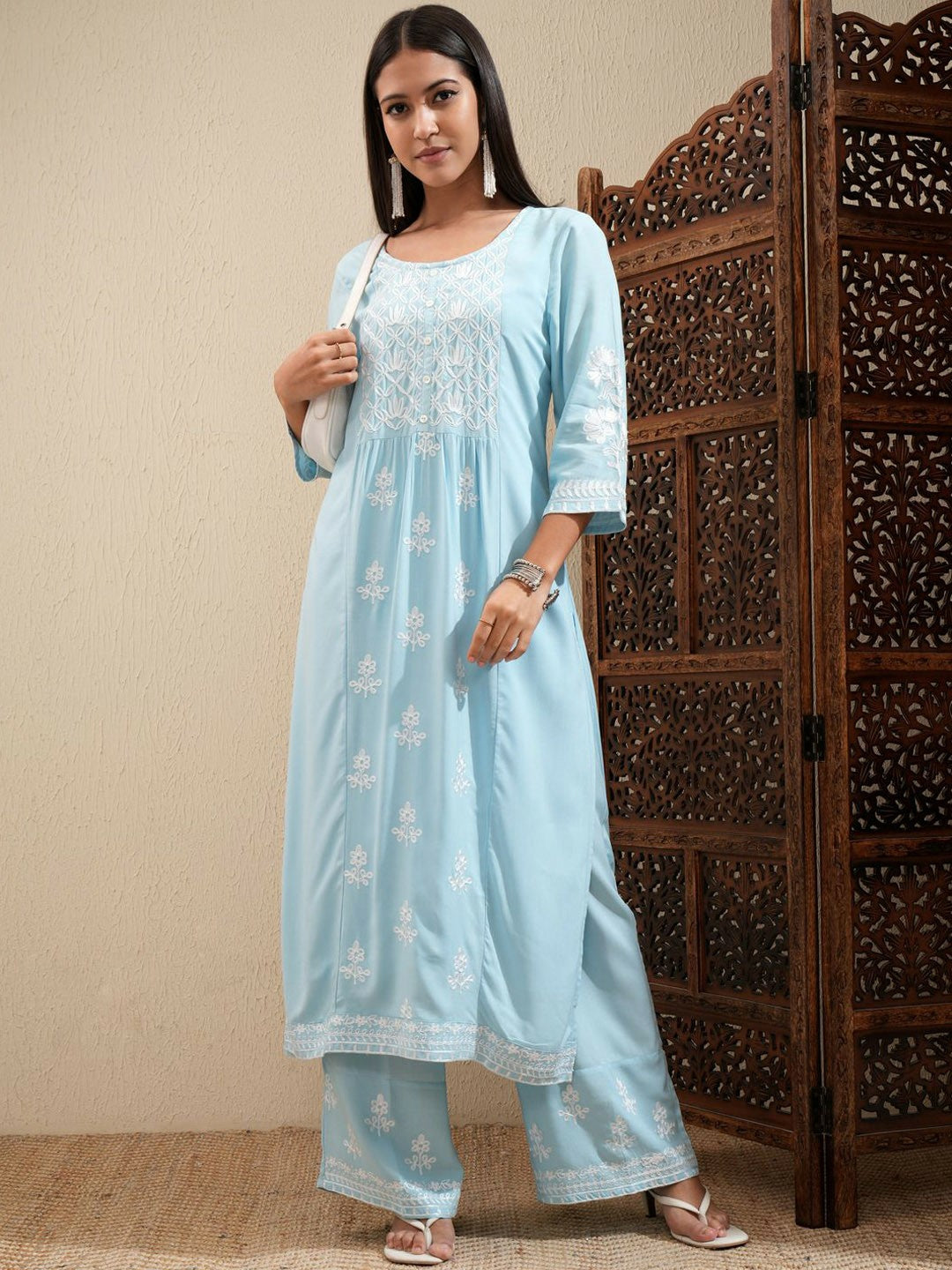 Blue Floral Embroidered Kurta Set for Women – Round Neck, Thread Work, with Palazzo | Indiaista