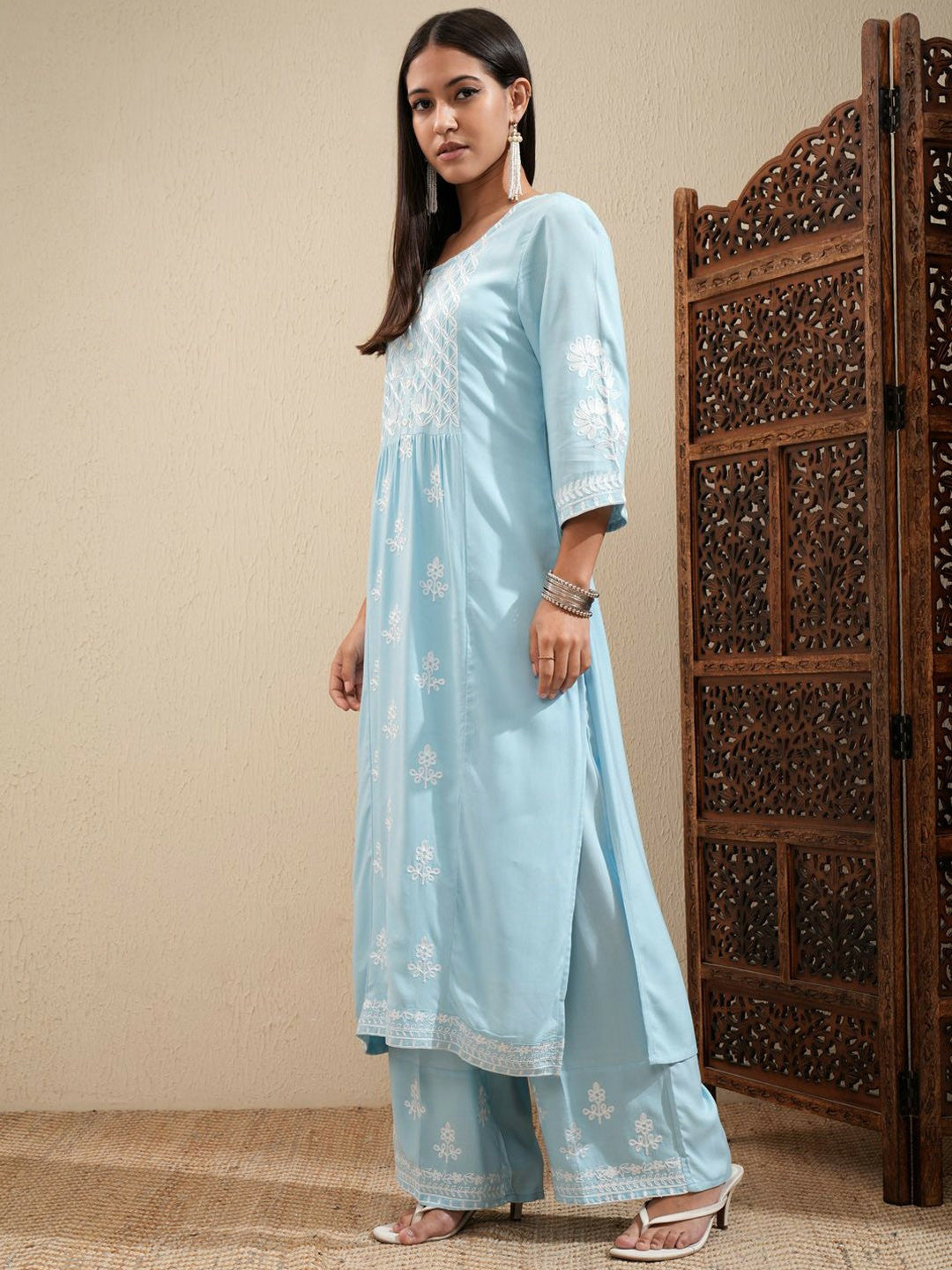 Blue Floral Embroidered Kurta Set for Women – Round Neck, Thread Work, with Palazzo | Indiaista