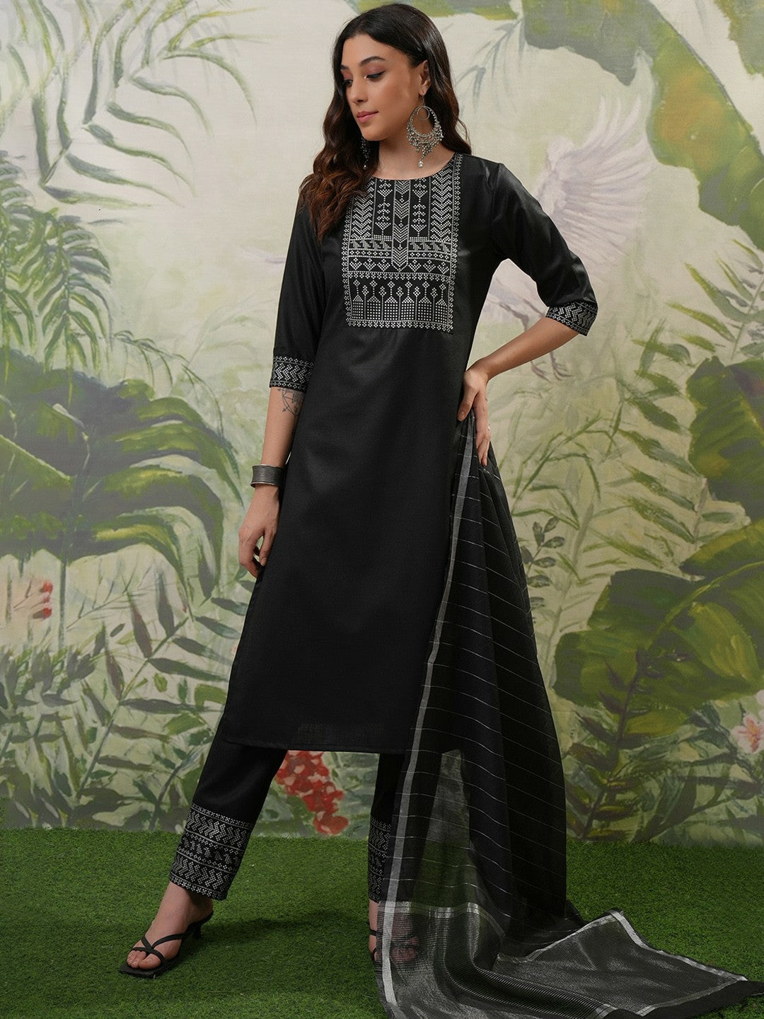 Black Printed Kurta Set for Women – Straight Kurta with Trouser & Dupatta | Indiaista