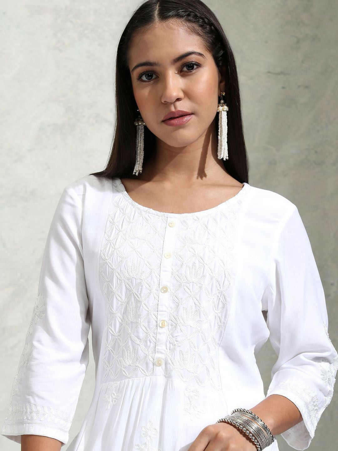 White Floral Embroidered Kurta Set for Women – Thread Work Straight Kurta with Palazzos | Indiaista