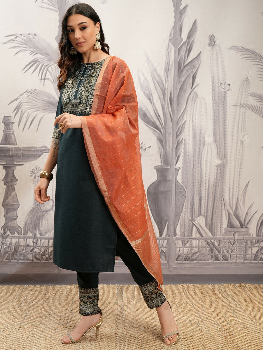 Women Green Floral Printed Kurta Set with Trousers & Dupatta | IndiaIsta