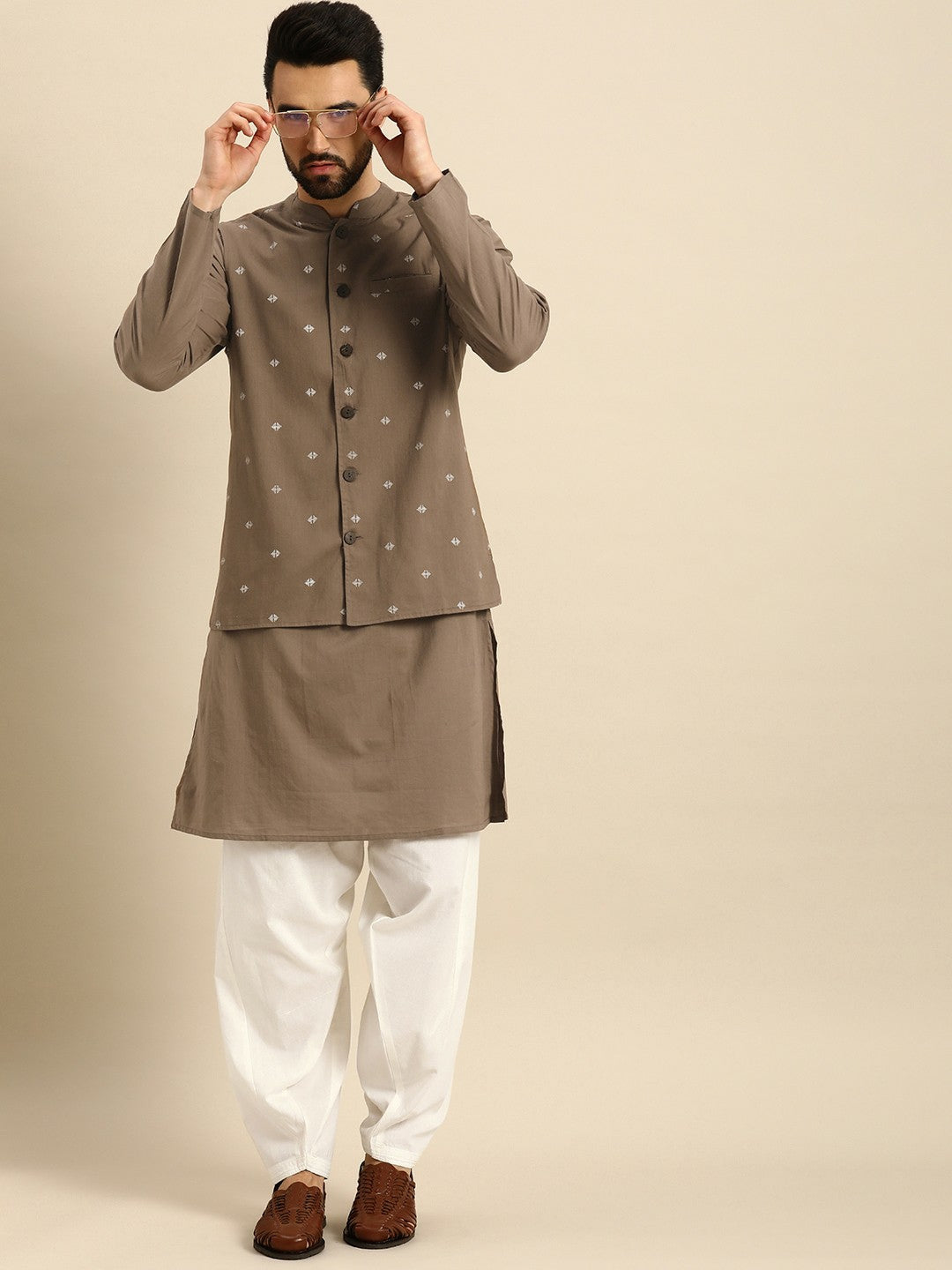 Buy Men’s Grey & White Cotton Kurta Set with Salwar & Printed Nehru Jacket – Indiaista