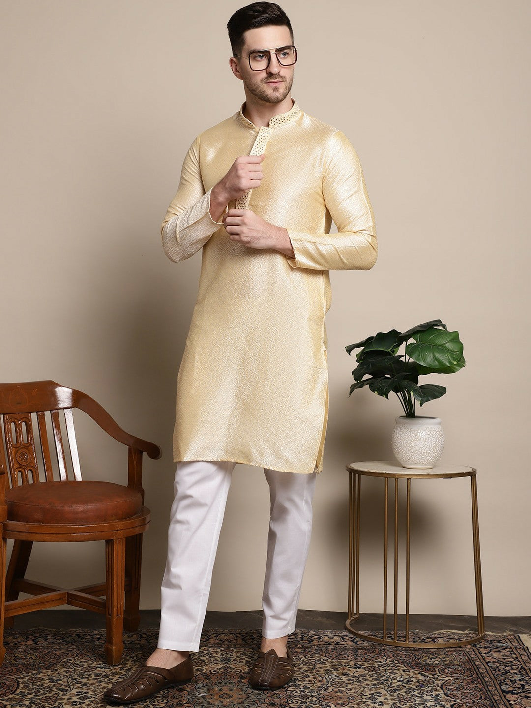 Buy Gold-Toned Woven Design Regular Kurta Set with Pyjamas Online – Indiaista