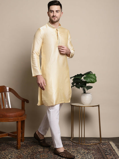 Buy Gold-Toned Woven Design Regular Kurta Set with Pyjamas Online – Indiaista